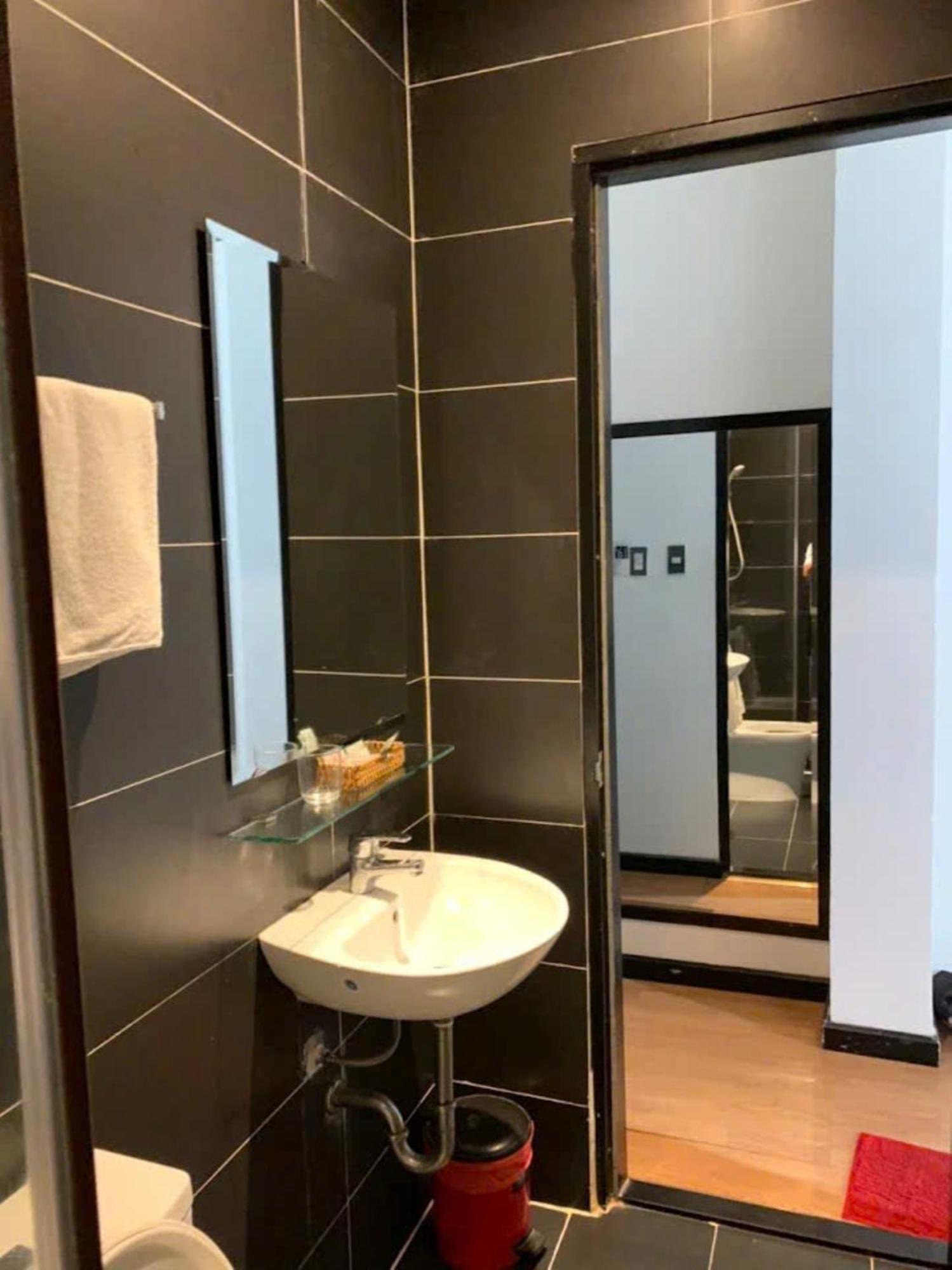 Gia Huyen Hotel โฮจิมินห์ซิตี้ ภายนอก รูปภาพ